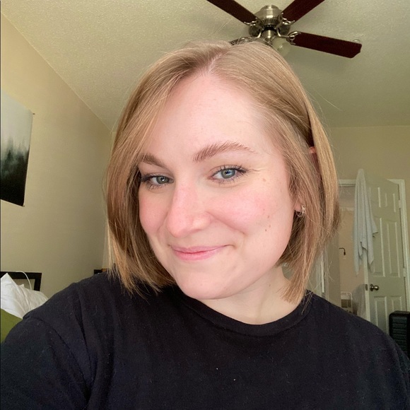 Meet your Posher, Sela - Picture 1 of 1